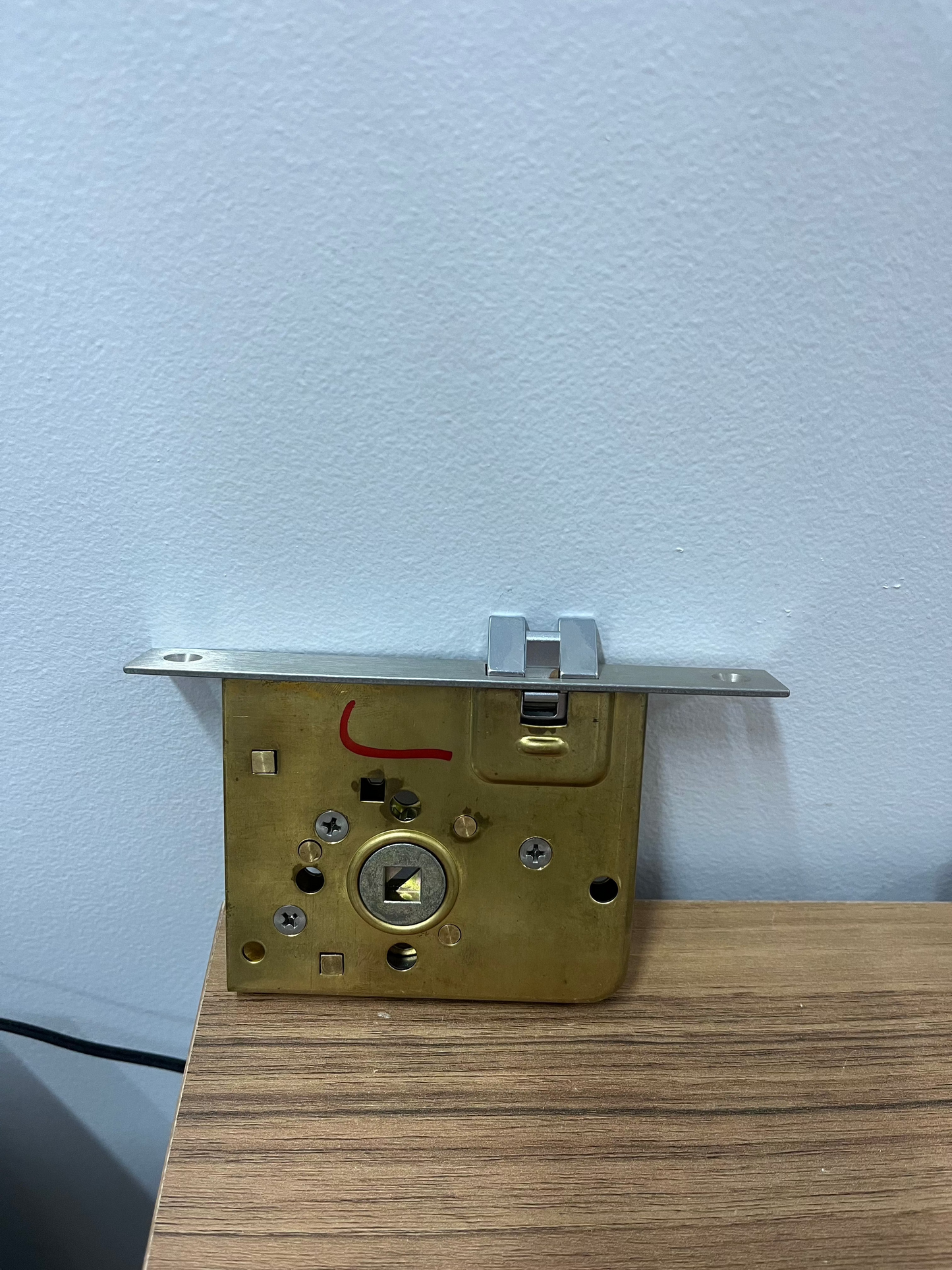 Head locking mechanism