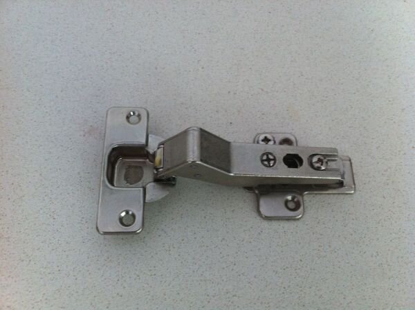 Cupboard hinge